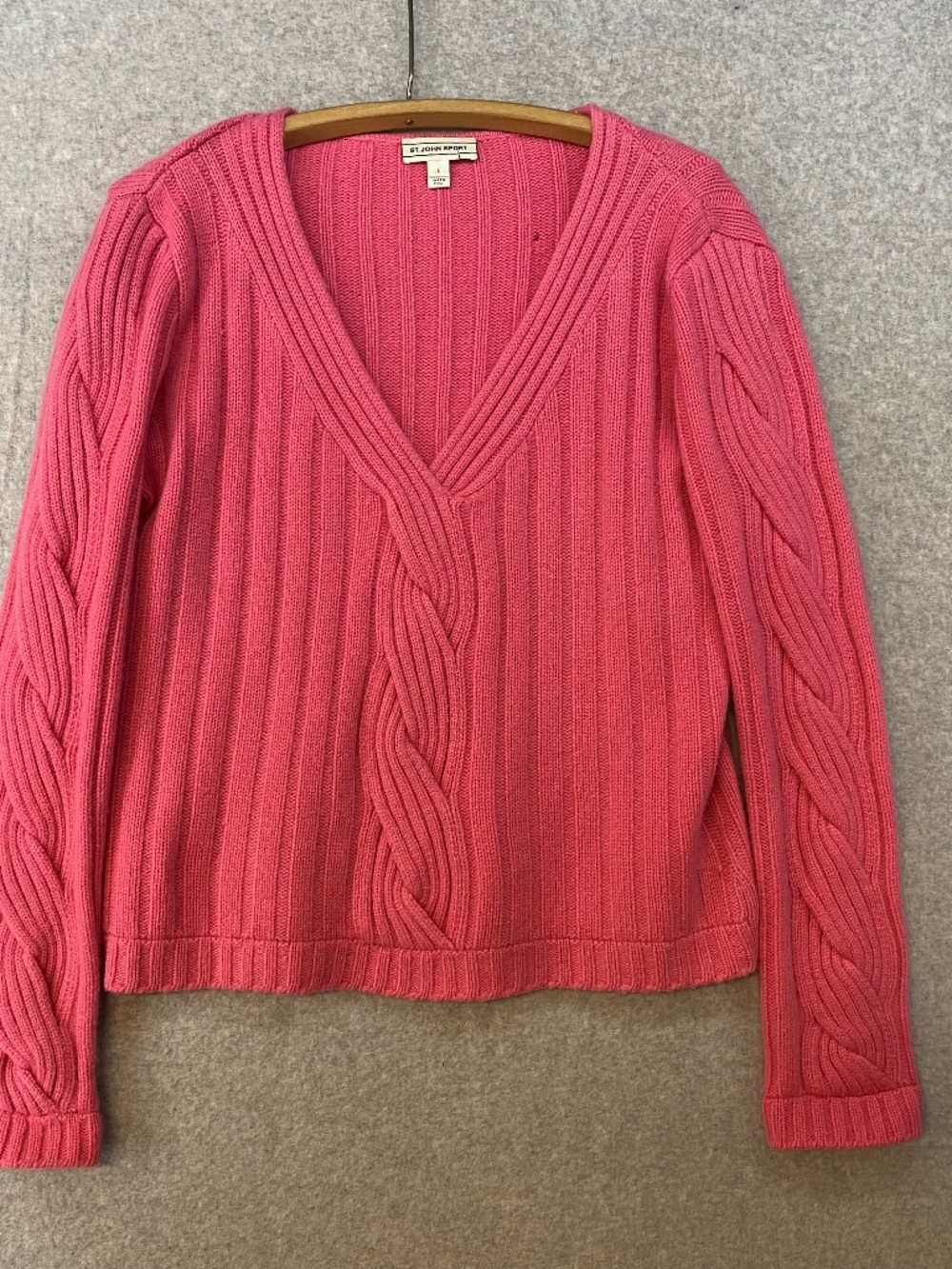 St John Sport Size L • Pink Cashmere V Neck Cableknit Pullover Sweater
